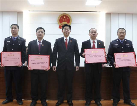 五华法院召开全院干警大会暨党风廉政建设和反腐败工作会议